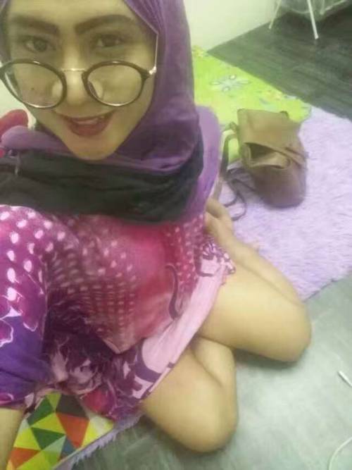 razaliabu: slamatdinsblog: chloeraid: Awek tudung jual servis.. rugi kalau xnak Nk..nk.nk..pm no fon