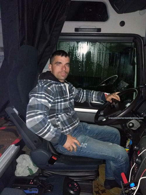 transitdriver56: You a trucker or a Van driver?email me your photos to; transitcourierman@yahoo.com