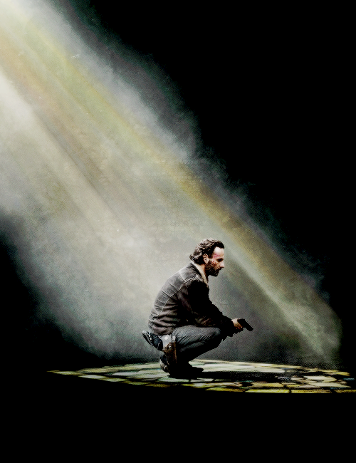 sassy-but-fab:  The Walking Dead textless poster season 05 