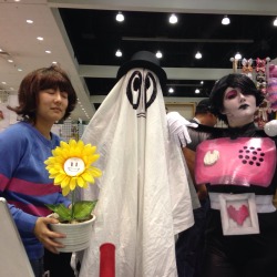 Comikaze Undertale cosplayers!!! wooooooo!!!