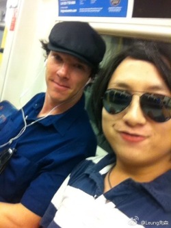 dancing-in-his-mind-palace:  wannopvalentine:  goflysomeplane:  muchadoaboutbenedict:  Casually running into Ben in town is on my bucket list. —&gt;  cumbertrekky:  hannahestherscott:  Mr. Leung met Benedict Cumberbatch in the tube in London. http://weibo