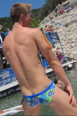 jockbrad:  All things sports gear … swimmers, wrestlers, football players, jockstraps, speedos and spandex!  http://jockbrad.tumblr.com/