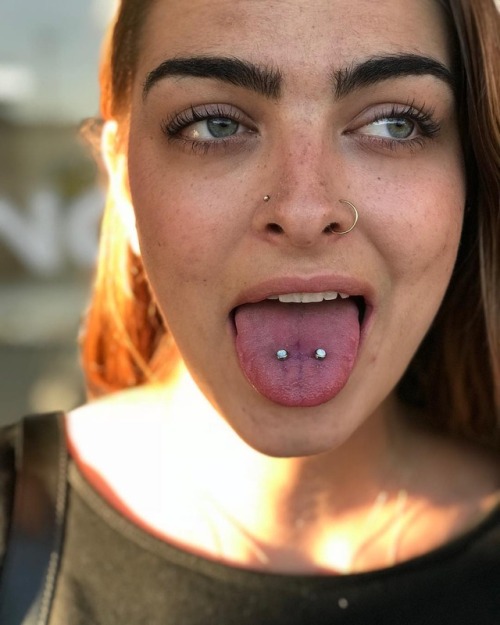allthepiercingsandbodymods: Double Tongue piercing (“Venoms”) by @yesi_marqs.
