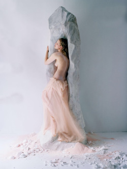 Visualjunkee: Rocky Steady - Model: Guinevere Van Seenus - Photography: Tim Walker