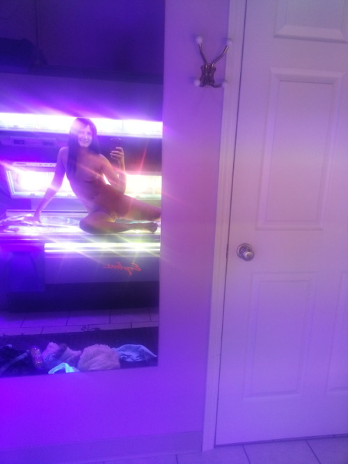Sex Beautiful Female Tanning Beds pictures