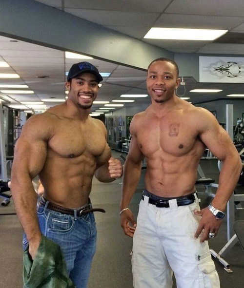 virgobeast:  Liteskin gym hotties 🙏 