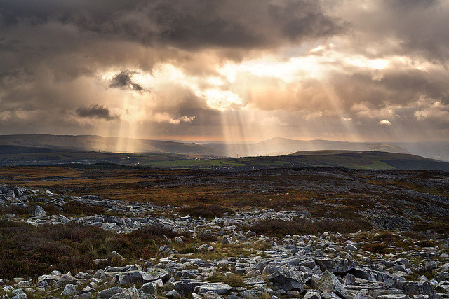 wanderers-haven:  forbiddenforrest: Limestone Lighting by peterspencer49 on Flickr.