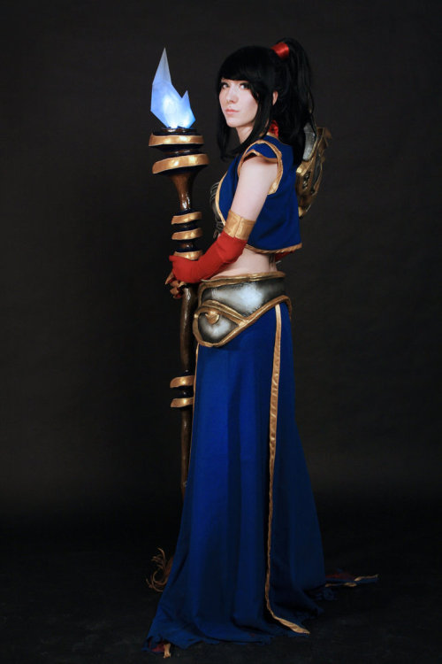 XXX cosgeek:  Wizard (from Diablo III) by Laura photo