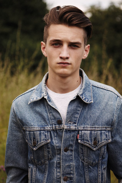 strangeforeignbeauty:  William Payne [ male models | 1000+ notes | facebook | twitter | google+ | instagram ]