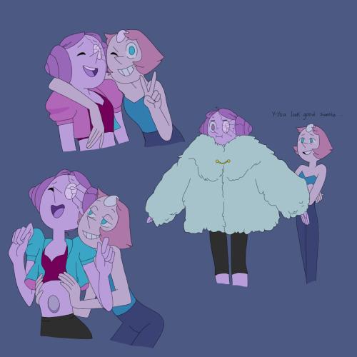 pearl-jam-bud:A commission for @jeejyboard volley and pearl trying on coats!