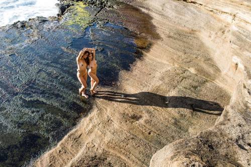 Sundial #censored #nude #model #nudeinnature #epiclocation #ocean #pacific #Hawaii #oahu #wideangle 