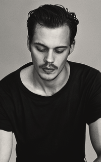 Bill Skarsgard Tumblr_peqiv1Yg8y1s3ta8vo1_250