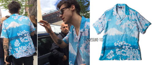 Harry in NYC || 8th May 2017Blue Blue Japan - Approx. £210