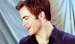 spookysigils:  Chris Pine being a dork in the “This Means War&ldquo; Gag Reel