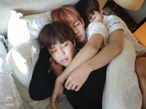 syuhope:10/?? bangtan photos that exist n shouldn’t be forgotten