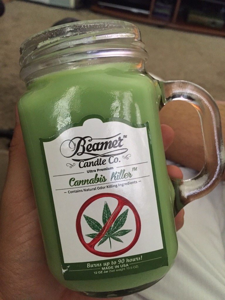 bongtokingprincess:  empire420:  When it’s too loud for the neighbors   We have