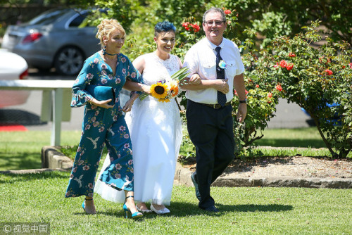 cgtnofficial:Australia’s first legal same-sex wedding takes place in SydneyLauren Price,31, and her 