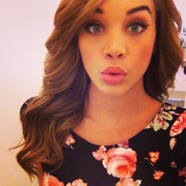 thatkidcalci:  ultimatebeauties:  view more beauties→  I Follow Back ~