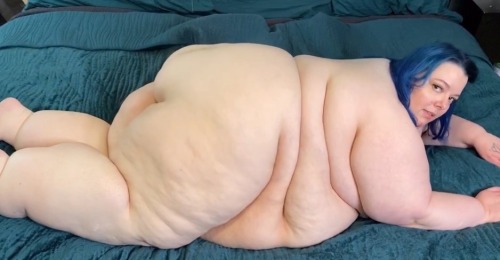 hotfaat:Twitter : PleasntlyPlump 