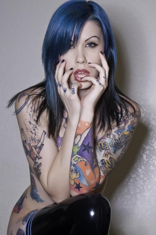 nichtdeintagjahrelangx33:  Krysta Khaos auf We Heart It. http://weheartit.com/entry/58867477/via/Rabid