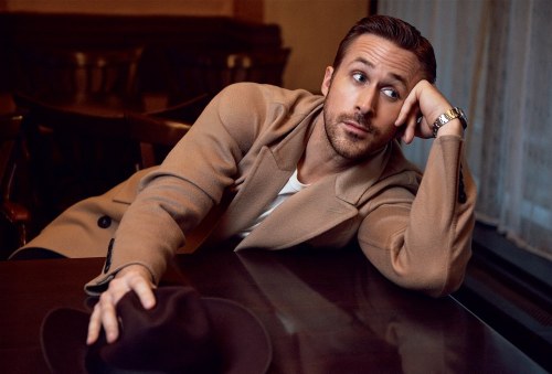 Ryan Gosling miközben Budapesten forgatott adult photos