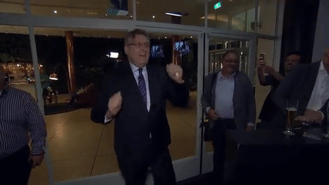dutchmemes:Mijn favoriete gifje is dansende Henk Krol