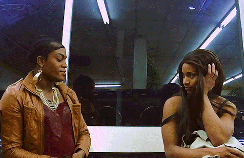 neillblomkamp:The ever-growing list of LGBT cinema (01/???)Tangerine (2015) Directed by Sean Baker