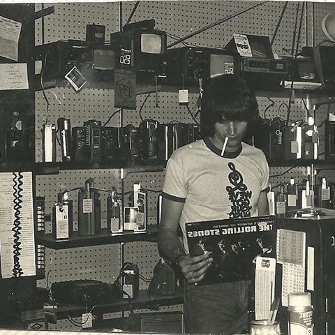 hiro-the-ag: Nick Knox “working” at Record Rendezvous in 1976.  THE CRAMPS 