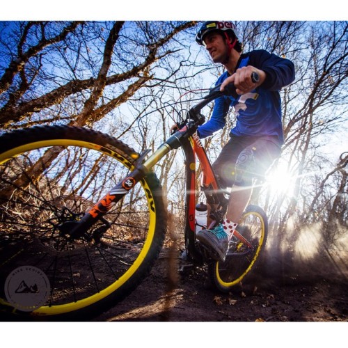 dfitzger:#bikeonscott: We know it’s Monday, but @sashamtb has us dreaming of epic trail riding from 