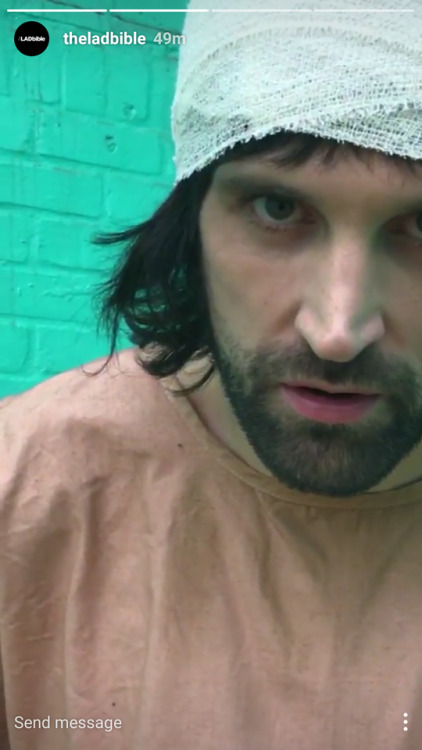kasabian-empire: Kasabian filming their new video with Noel Fielding and Stephen Graham at St George