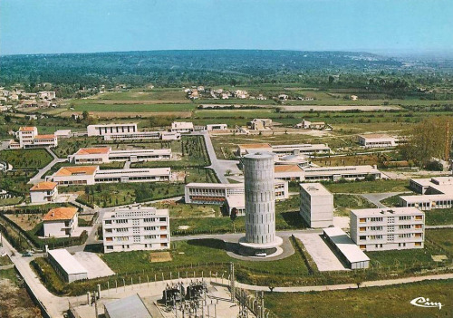 retrogeographie: Uzès (Gard), centre medical le Mas Careiron.