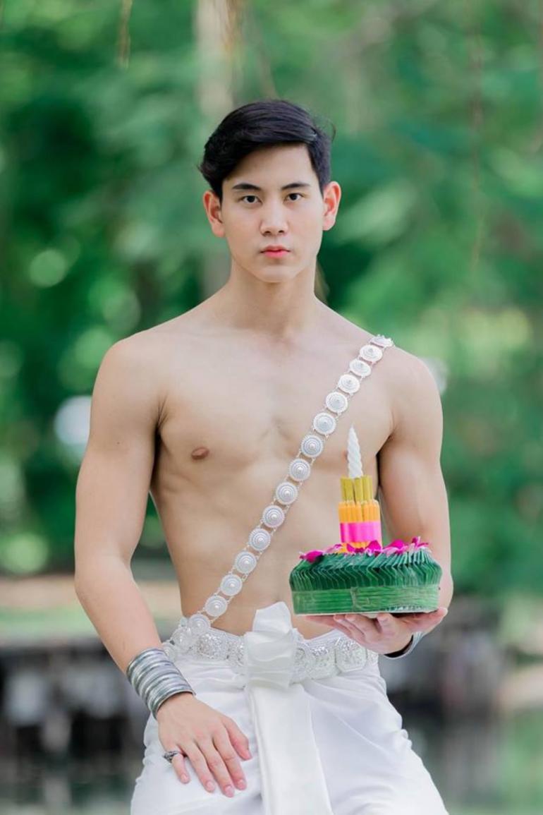 teeyakdon:  Do you know ‘Loy Krathong’ festival in Thailand? It’s a festival