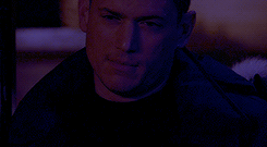 theflashgifs:THEFLASHGIFS’ TOP 10 CHARACTERS AS VOTED BY OUR FOLLOWERS9. Leonard Snart 