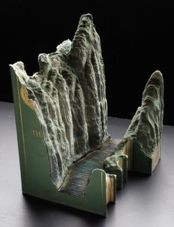 jedavu:  Amazing Book Sculptures With Realistic