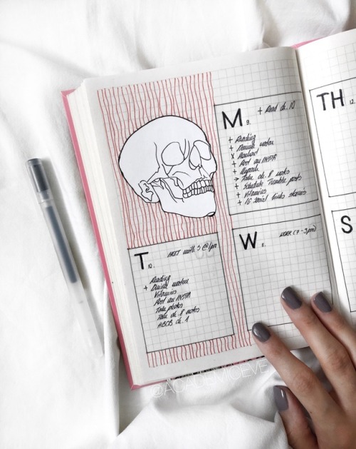 academiceve: 12.7.18 // July Weeklies!✨ First two weekly spreads for July in my bullet journal! I&rs