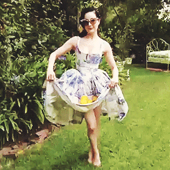 descendingy0uth:  Dita Von Teese is the cutest  Omg omg cutie!