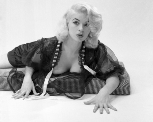 Porn twixnmix:   Jayne Mansfield circa 1950s  photos