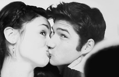 argentie-blog:  Allison: I’d rather just wake up with you. Scott: You will. High