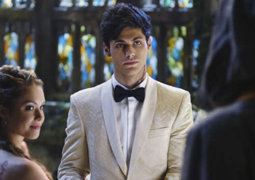 lukeskywalkrs:  alec looks delirious with happiness at his own wedding