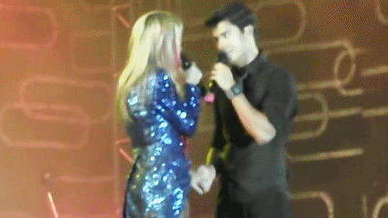 cristalblanco:  por-siempre-parte-de-mi: Insubstituível   Gif do Amor 