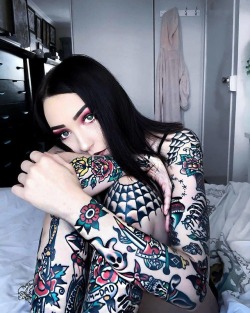 worldtattoogallery:  Inked girl © Skye Grant