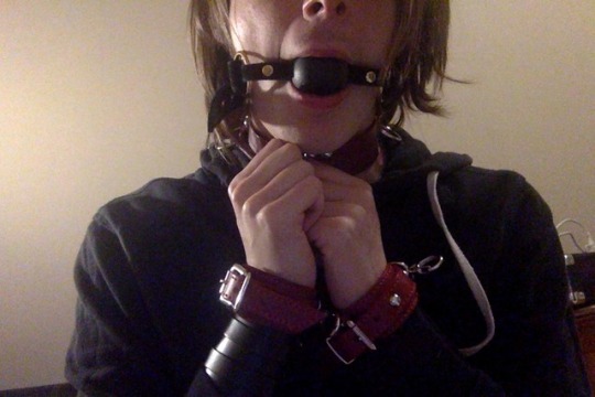 puppy-slave-boy:feelin cute in my new collar and cuffs