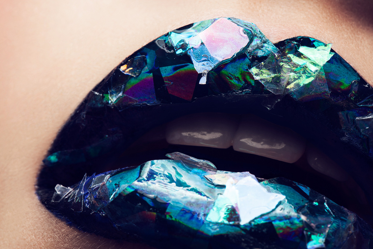 jedavu:  LIPS for Zebule Magazine created by Lucie Brémeault