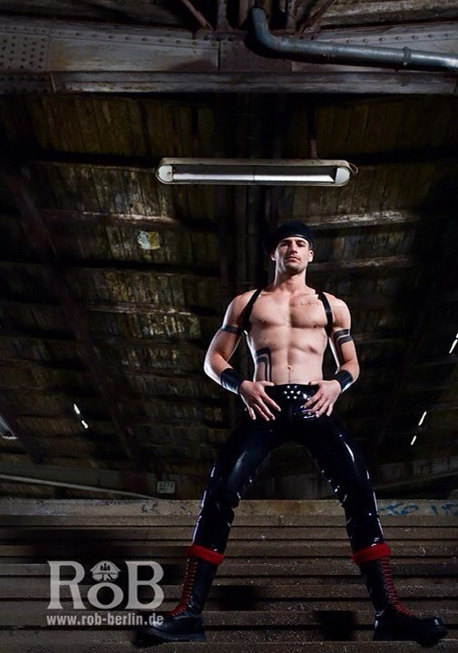 rubberlycra:  SERGEN!!! Mega post day http://www.rob-paris.com/http://www.rob-berlin.de/https://www.facebook.com/robparis.frhttps://www.facebook.com/robberlin.de