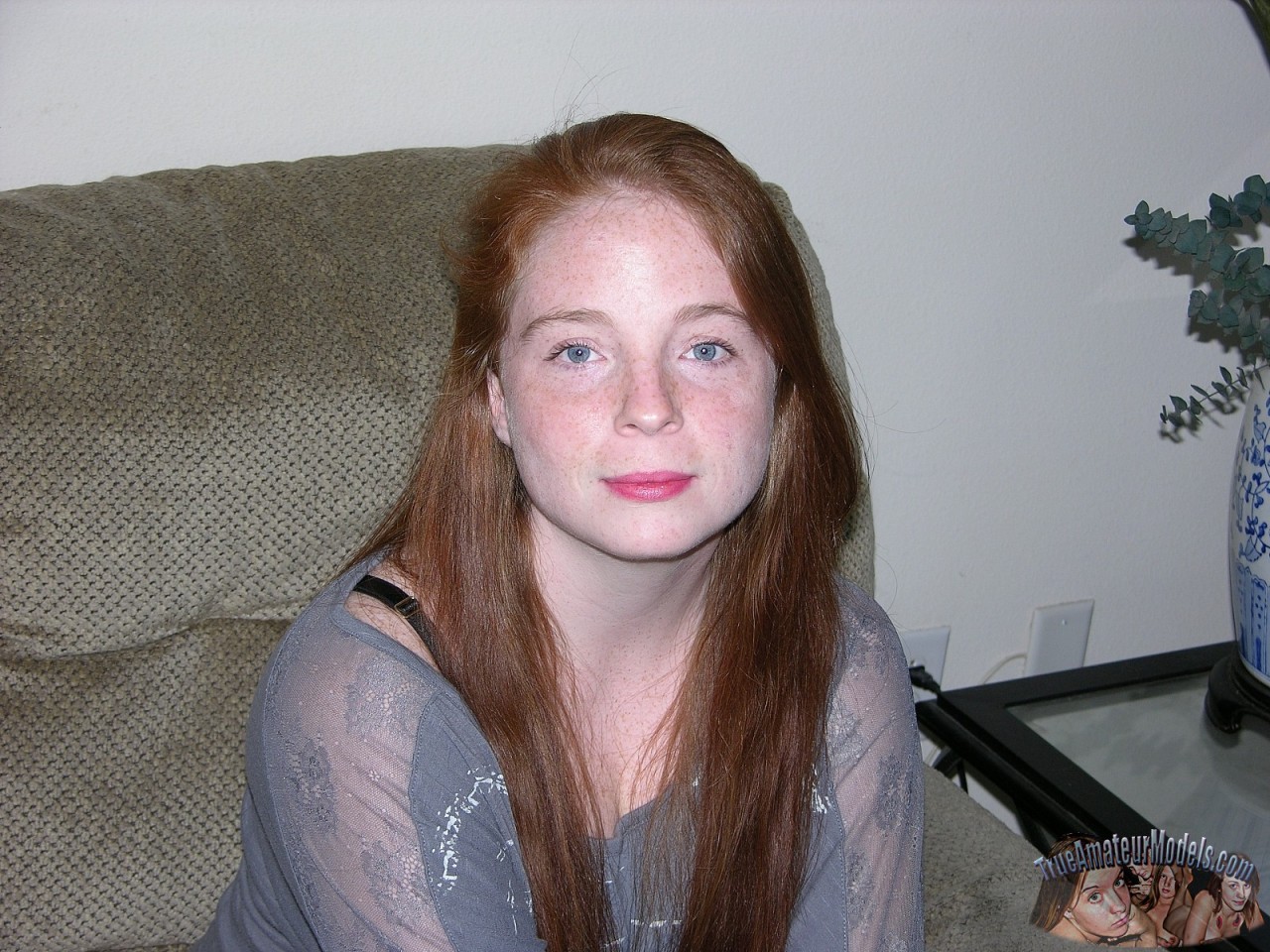 roarin-monkey:  UnknownAmateur ginger teen has the house to herself for the weekend