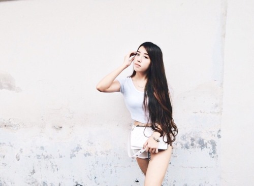 singarean:Girl in White Tops 1
