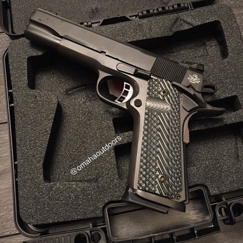 gunfanatics:  Brand new Rock Island Armory 1911 Tactical II 9mm pistol. Comes with one 9 round mag and G10 grips. 蹡 w free shipping.  Follow @omahaoutdoors if you haven’t done so already. Ready to ship to your FFL. Contact Omaha Outdoors for your