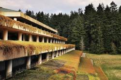 architectureofdoom:  Weyerhaeuser Headquarters