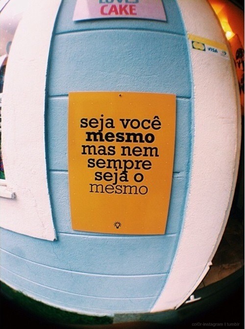 antigo “assediou”