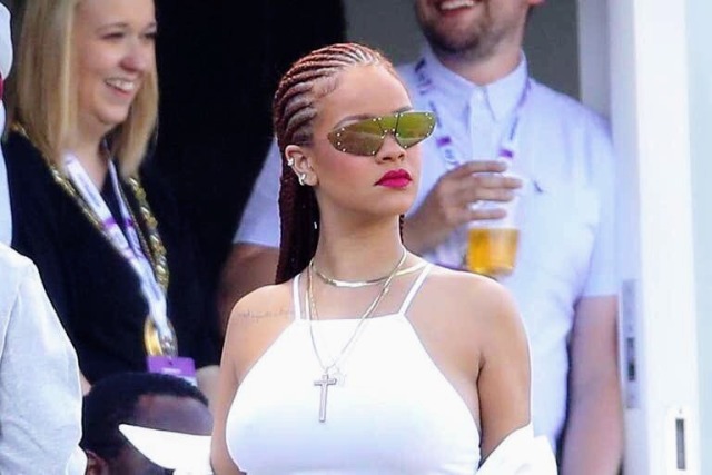 fenty-candids:July 1: Rihanna in Durham at adult photos